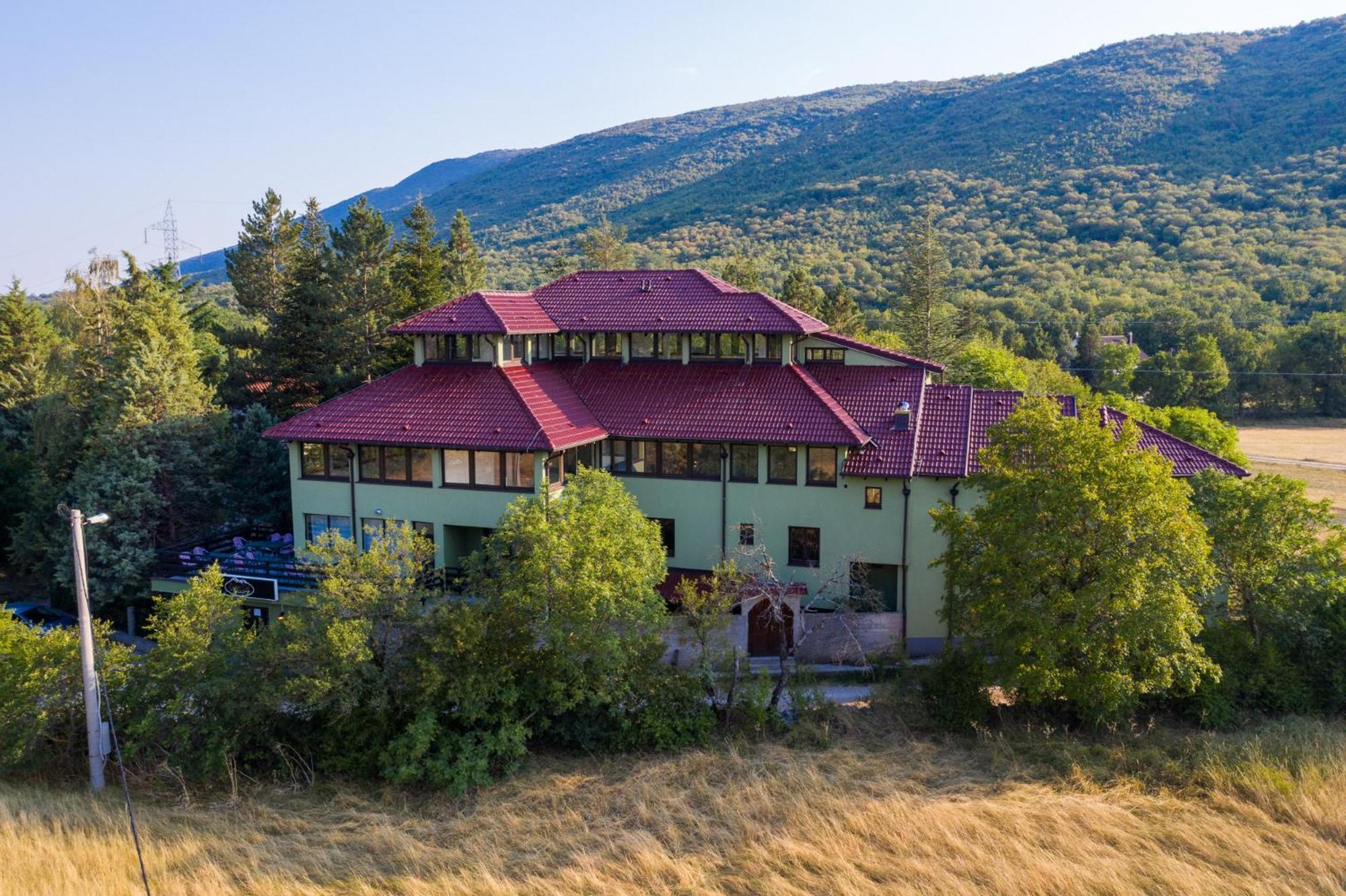 Holiday Resort Zlatni Dol Mostar Goranci Exterior photo
